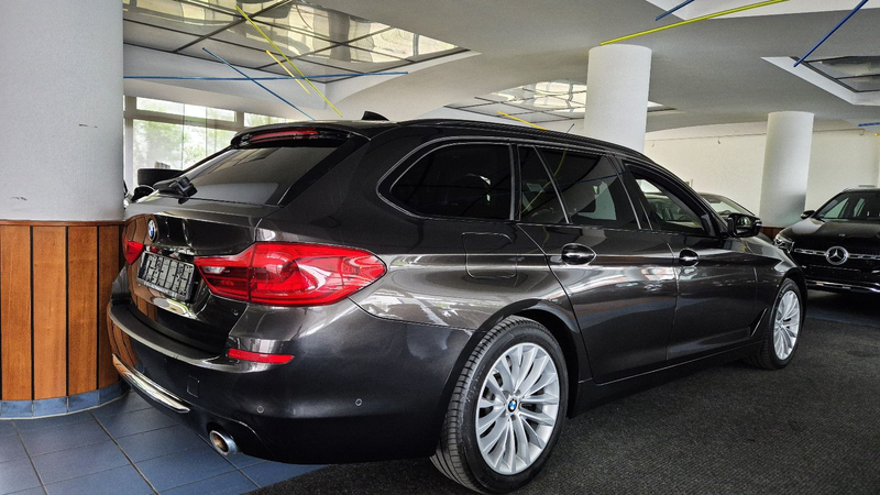 BMW 530 Luxury/ACC/AHK/LED/Leder/RFK/Standh/Spur/Tot — photo 5