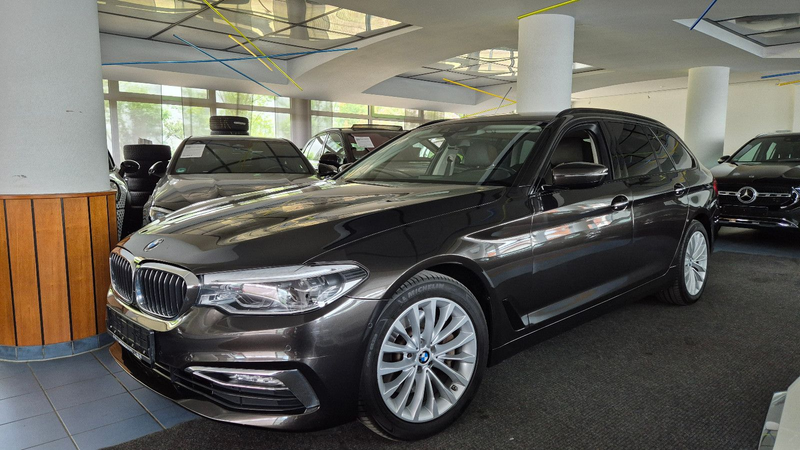 BMW 530 Luxury/ACC/AHK/LED/Leder/RFK/Standh/Spur/Tot