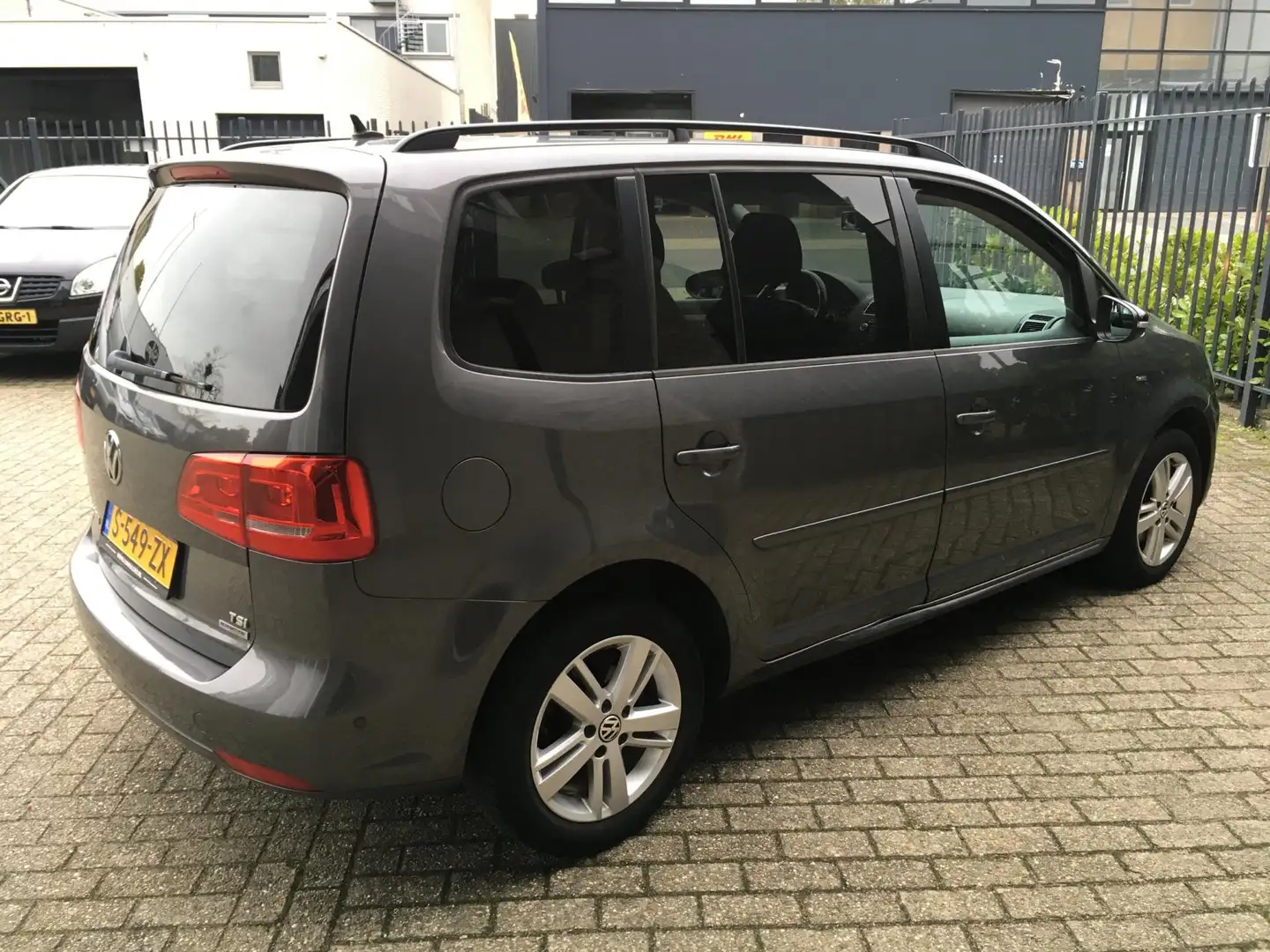 Volkswagen Touran 1.2 TSI Highline BlueMotion 7 PERSOONS / CLIMA / A Grijs - 2
