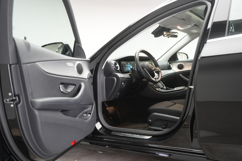Mercedes-Benz E 300 e T 9G-Tronic Navi/Temp/Kamera/Pano/ — photo 11