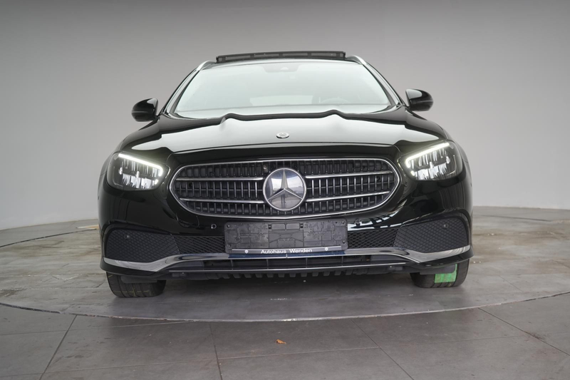 Mercedes-Benz E 300 e T 9G-Tronic Navi/Temp/Kamera/Pano/ — photo 2