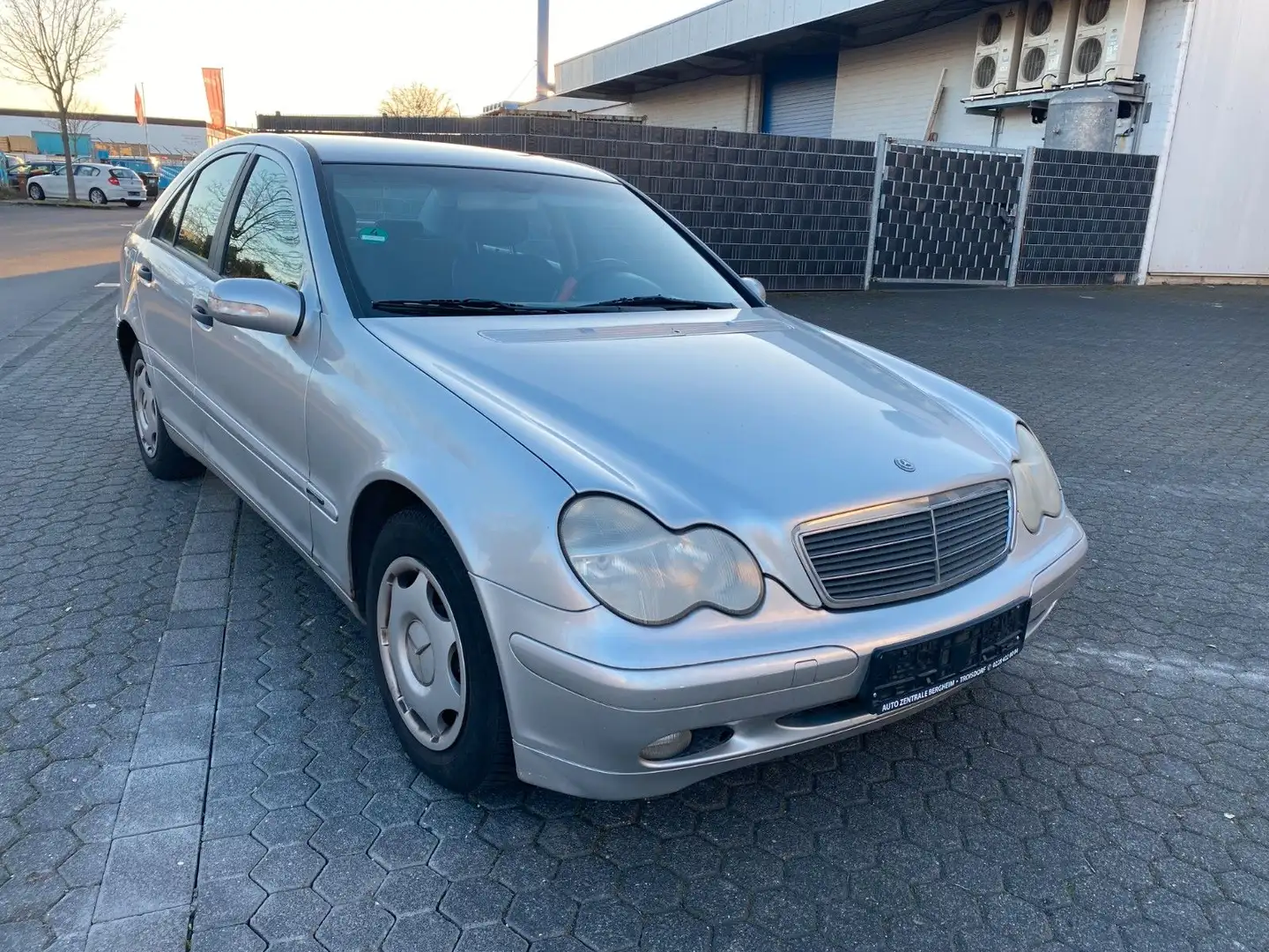 Mercedes-Benz C 180 CLASSIC Argintiu - 1