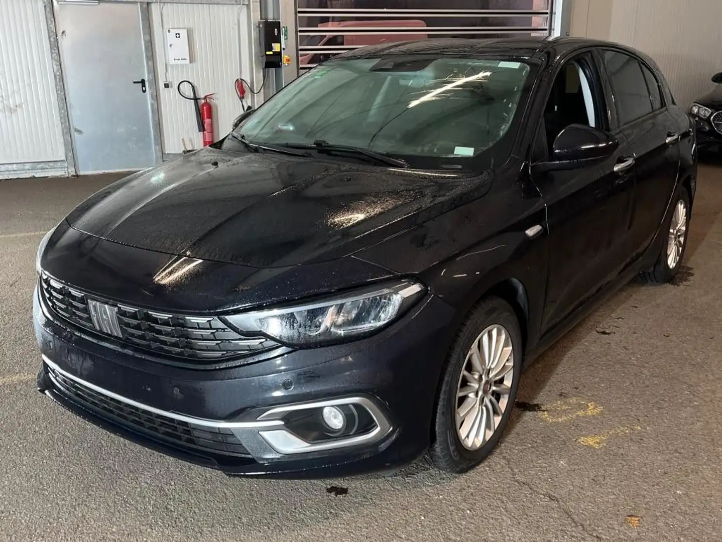 Fiat Tipo Life 1.0i LED Navi Alu Kamera PDC Silber - 1