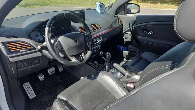 Renault Megane view 8