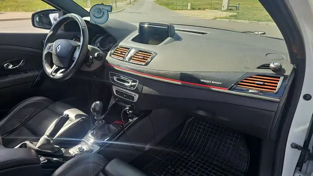 Renault Megane view 10