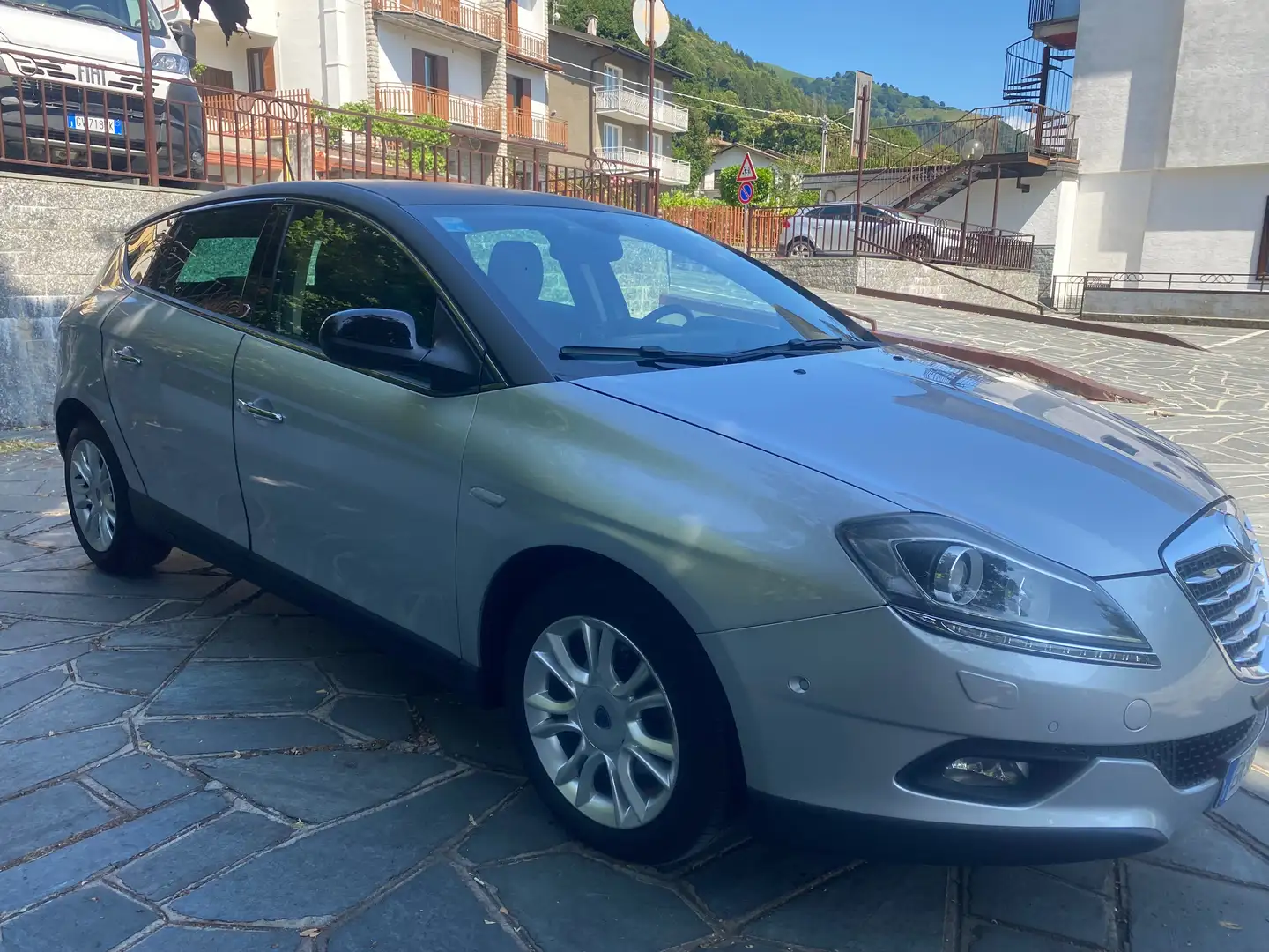 Lancia Delta Delta III 2008 1.6 mjt Gold 120cv dpf Argento - 1