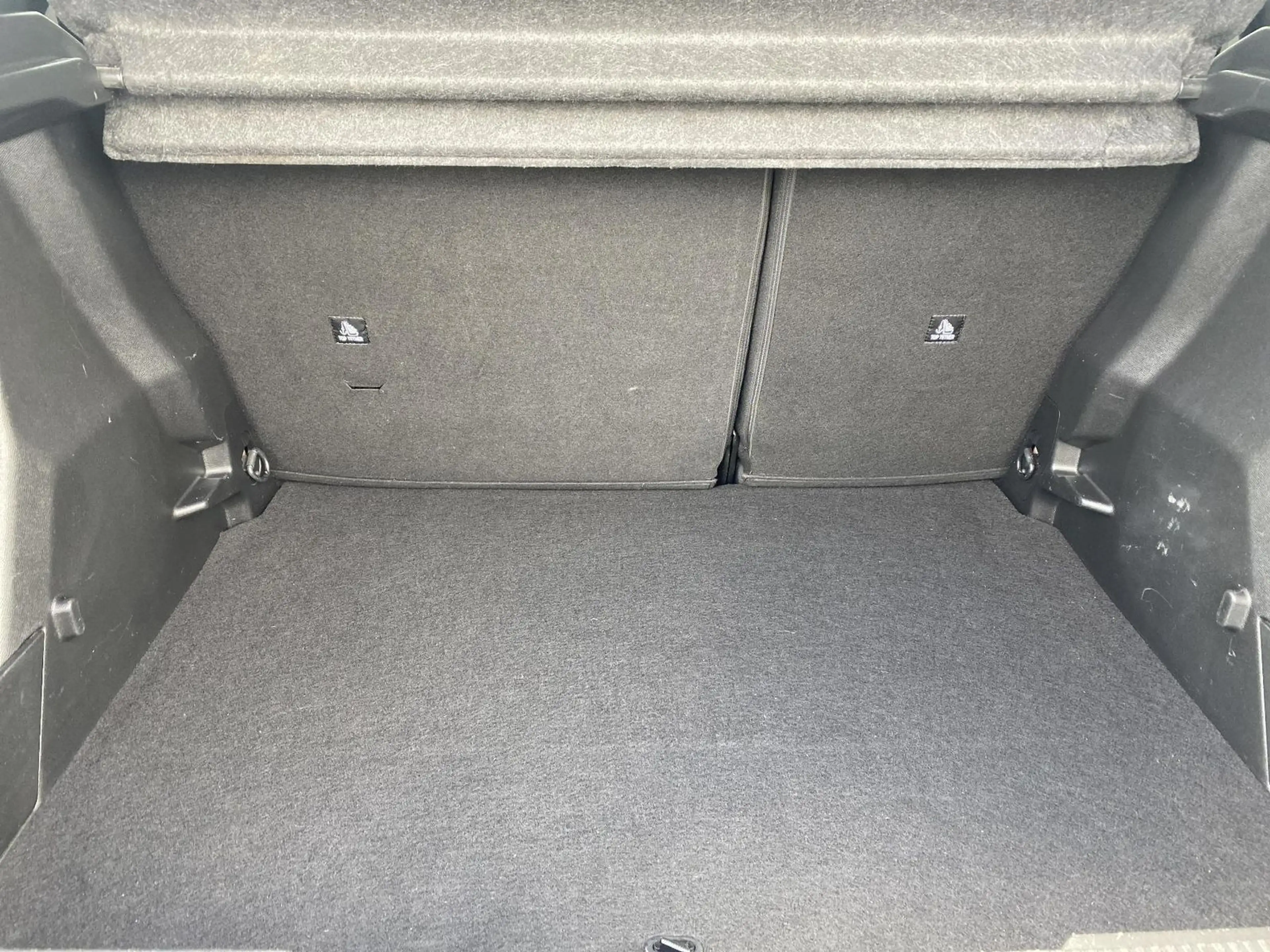 Peugeot e-2008 Elektromotor Active Pack — photo 5