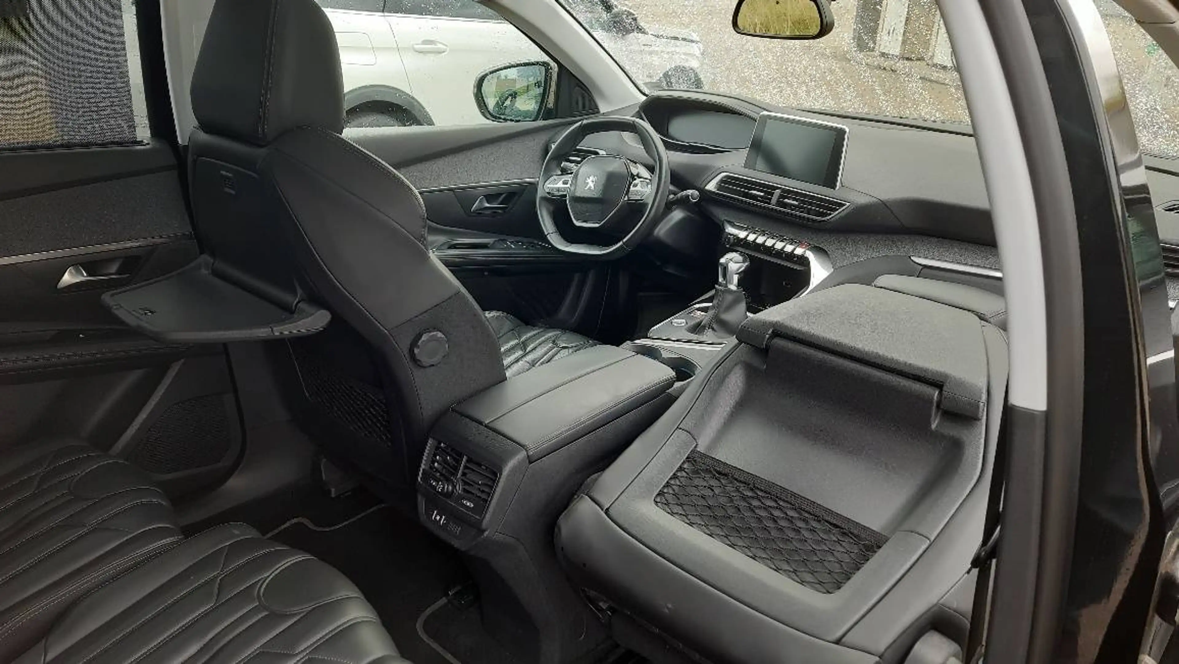 Peugeot 5008 GT-Line HDi150 Kamera vo+hi Leder 7 Sitze Panoramaglasdach Navigation — photo 14