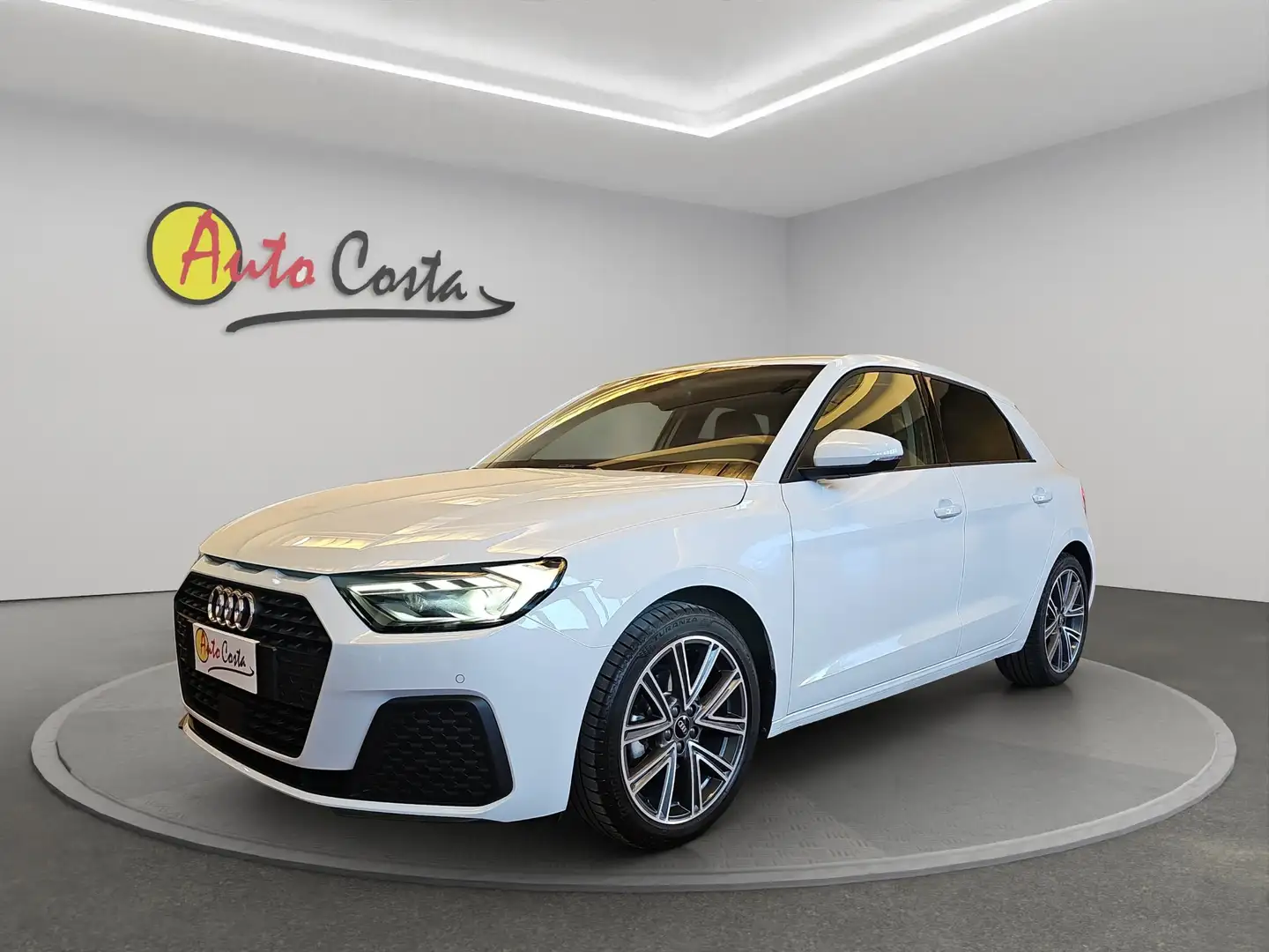 Audi A1 Sportback 30 1.0 tfsi Admired 110cv UFFICIALE AUDI Bianco - 1