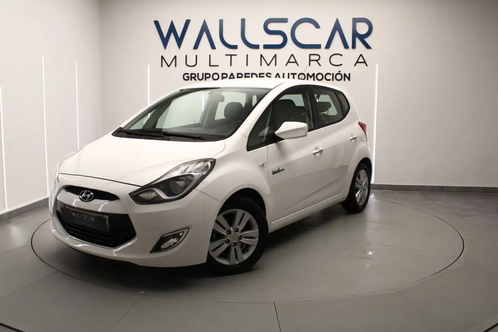 Hyundai iX20 1.6CRDI Bluedrive Tecno Weiß - 2