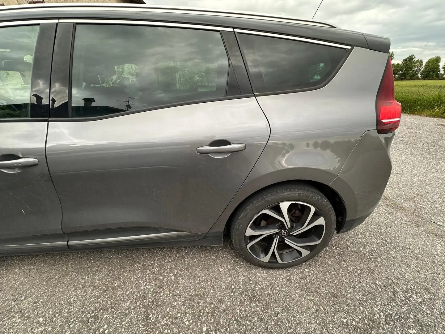 Renault Grand Scenic Grand Scenic IV 2017 1.5 dci energy Bose 110cv Gris - 2