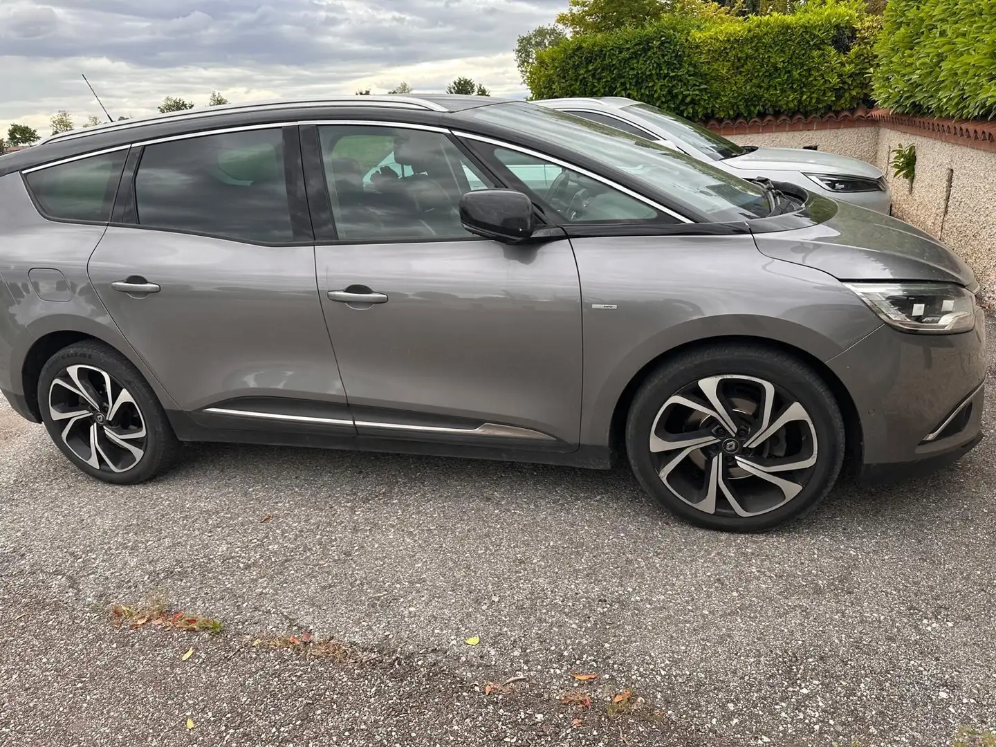 Renault Grand Scenic Grand Scenic IV 2017 1.5 dci energy Bose 110cv Gris - 1