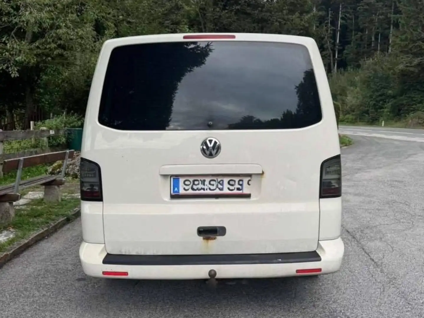 Volkswagen T5 Multivan Multivan Trendline 2,5 TDI 4motion D-PF Trendline Weiß - 2