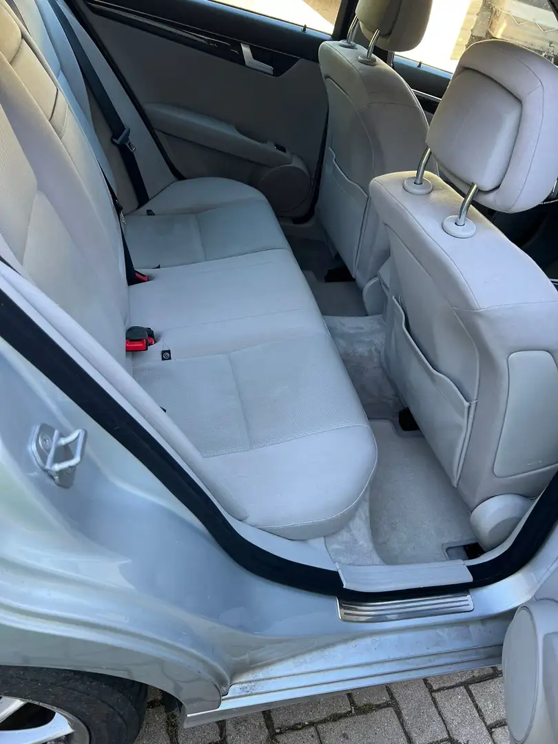 Mercedes-Benz C 220 T CDI DPF (BlueEFFICIENCY) Avantgarde - 2