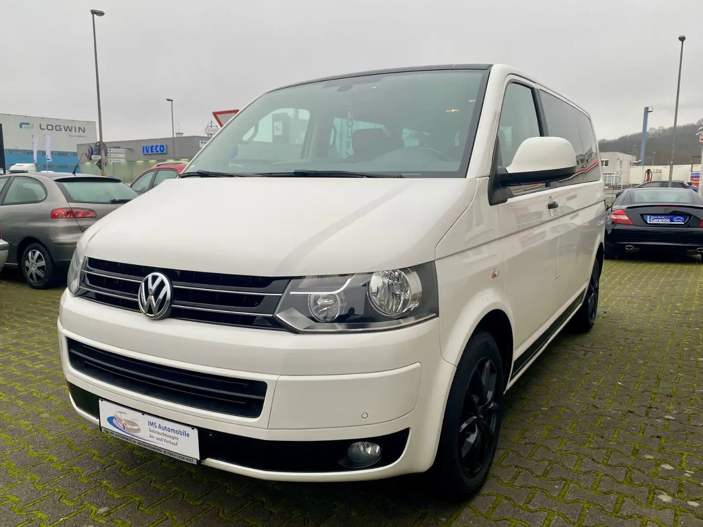 Volkswagen T5 Multivan Edition 25*6 Sitze*AHK*Standh.*Navi* Weiß - 2