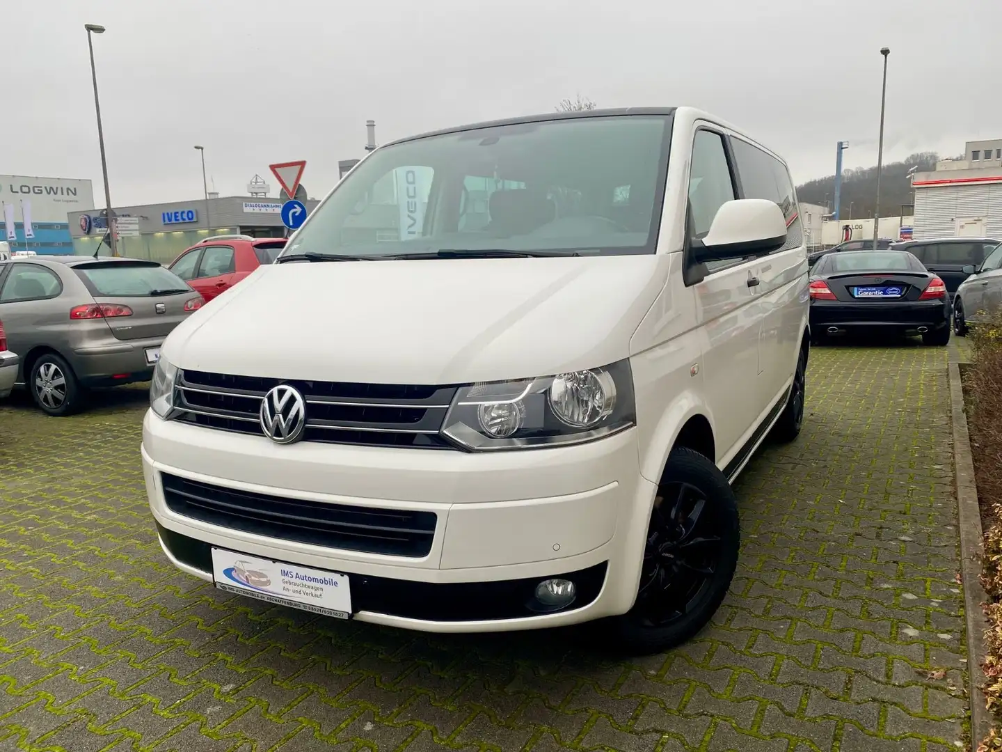 Volkswagen T5 Multivan Edition 25*6 Sitze*AHK*Standh.*Navi* Weiß - 1