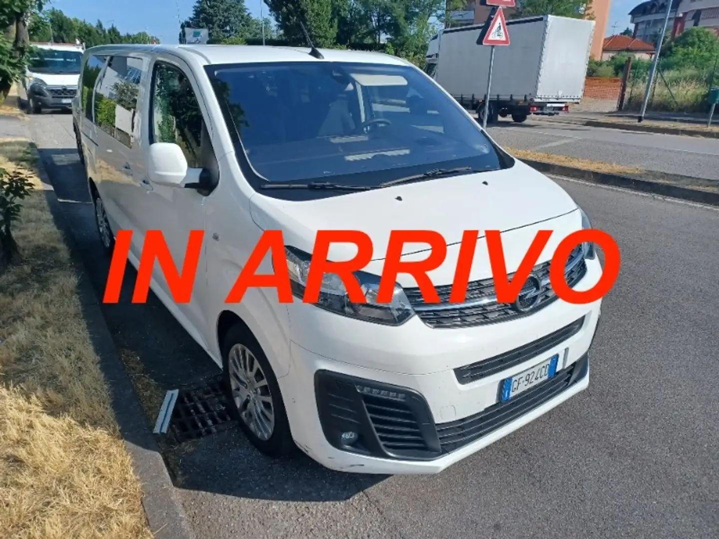 Opel Zafira Life 2.0 D 180cv Business 9 POSTI L2H1 S&S aut. Blanc - 1