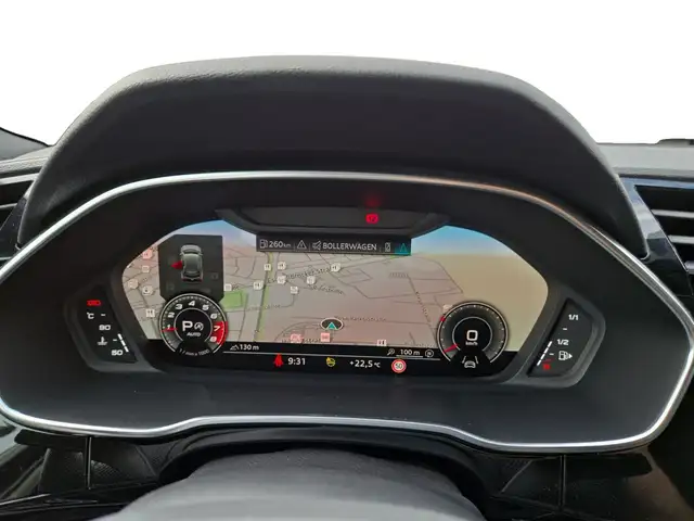 Audi Q3 view 9