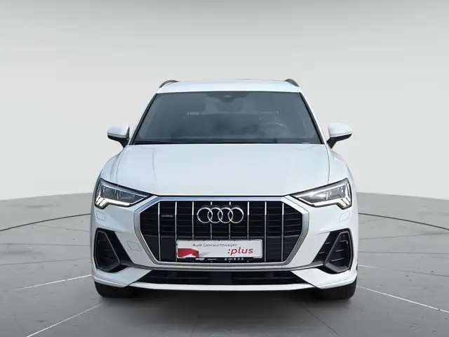 Audi Q3 view 2