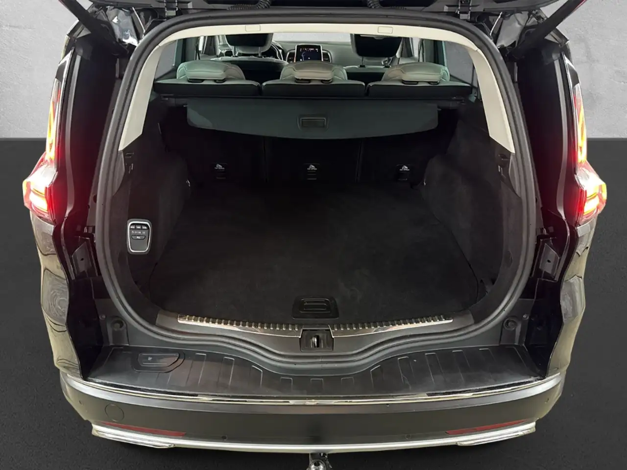 Renault Espace 2.0 dCi V Initiale Paris MATRIX LEDER HUD 10