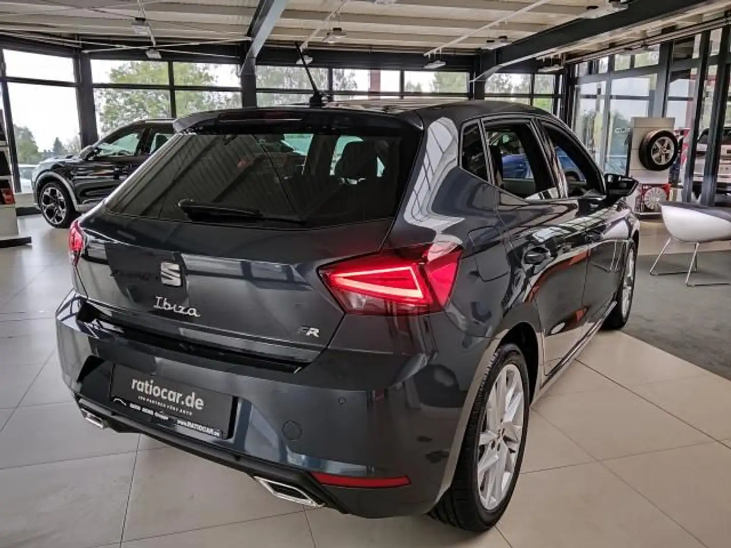 SEAT Ibiza IBIZA FR 1.0 TSI DSG SITZH. FULL-LINK EINPARKH. Gris - 2