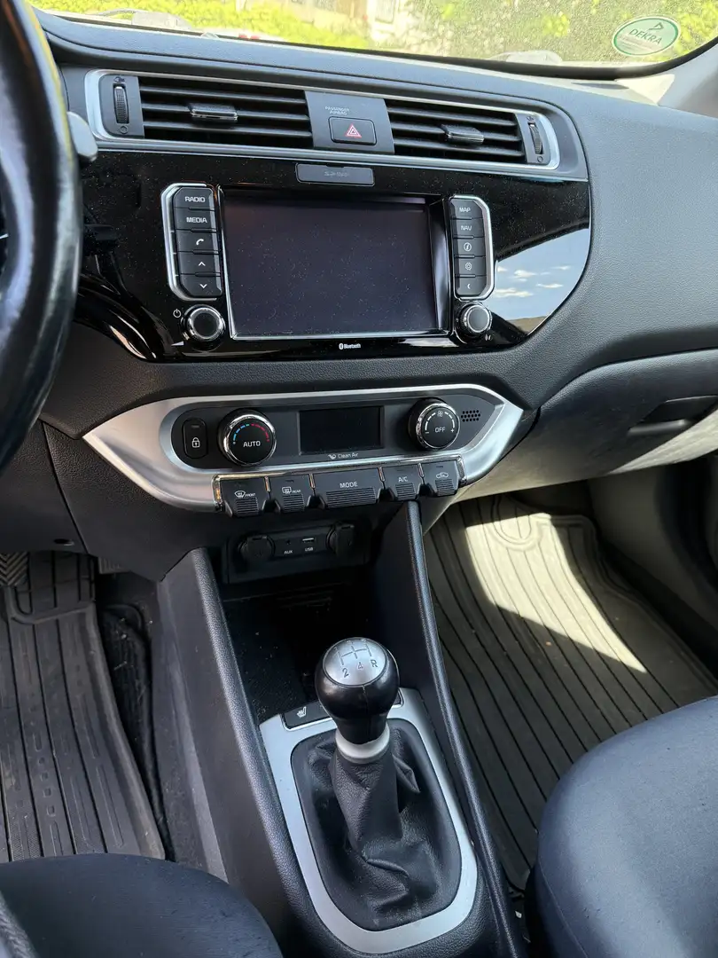 Kia Rio 1.2 Dream Team Edition - 2