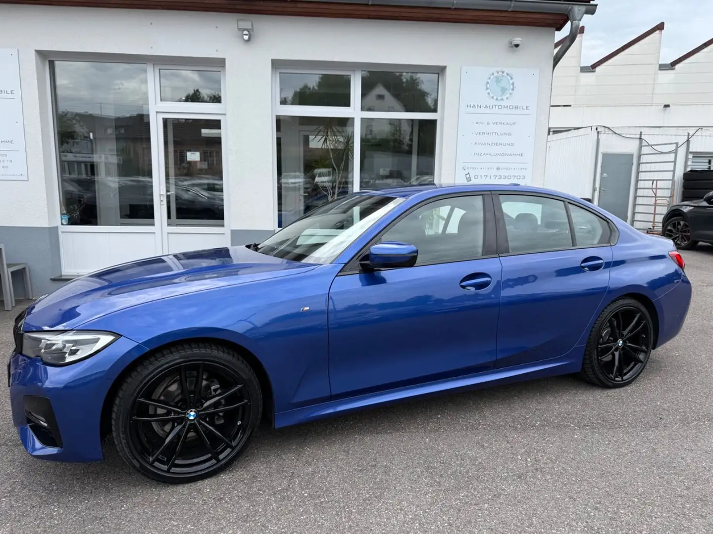 BMW 318 d M Sport Bleu - 1