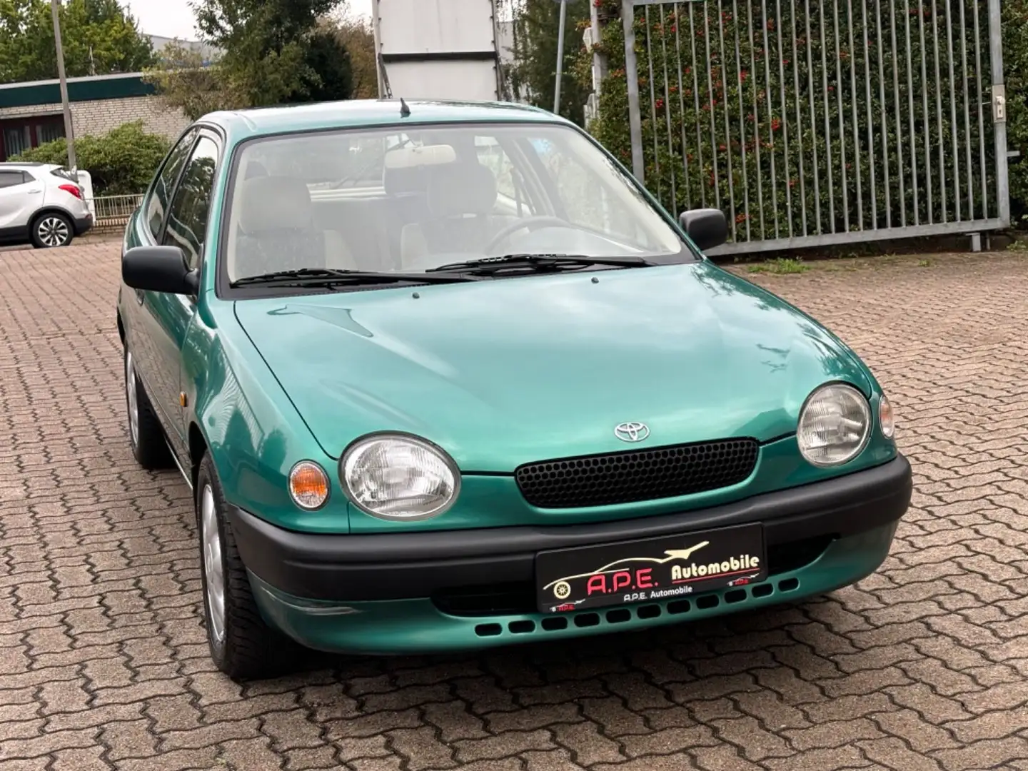 Toyota Corolla E11 1.4 Hand Tüv/Au NEU Vert - 1