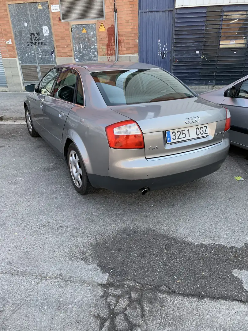 Audi A4 2.0 FSI - 2