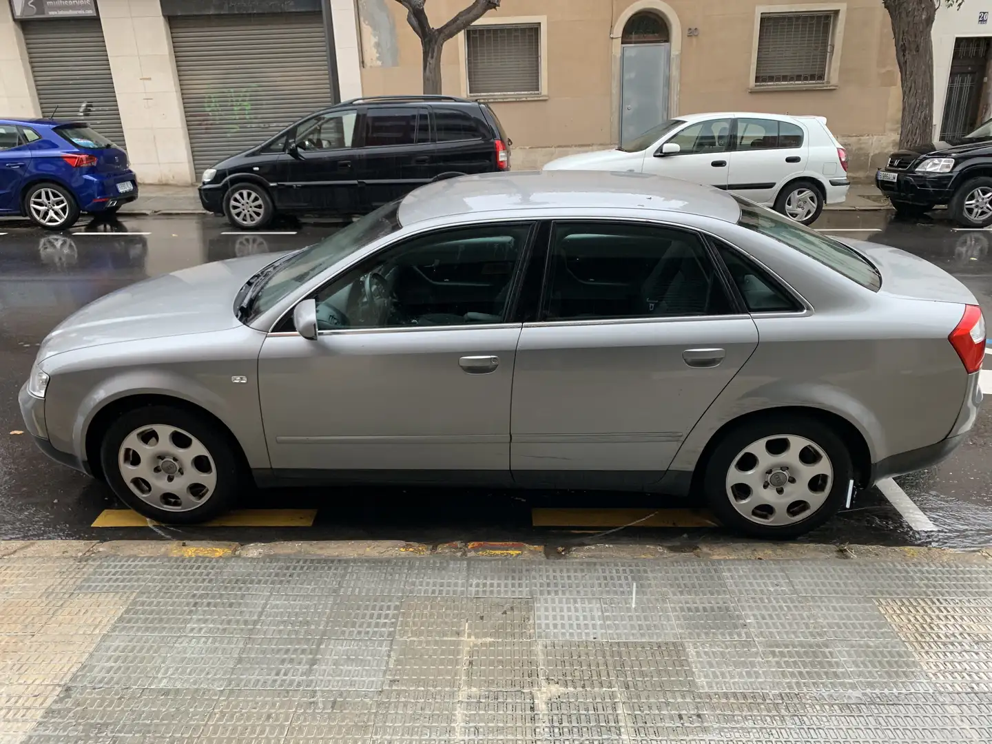 Audi A4 2.0 FSI - 1