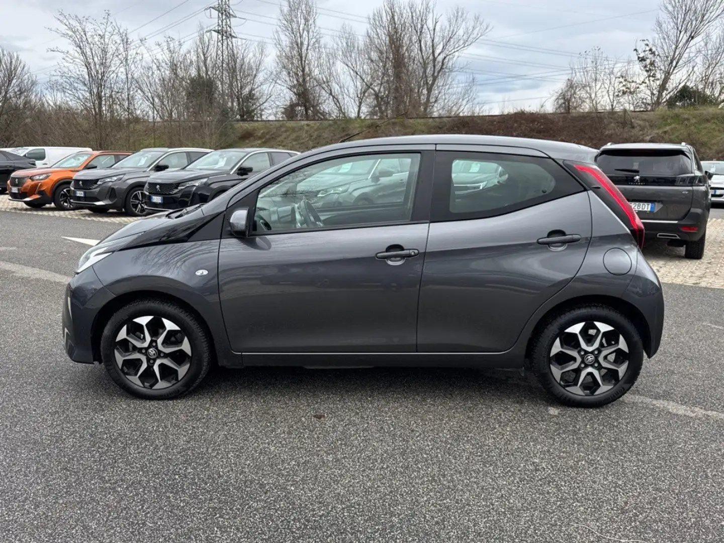 Toyota Aygo Connect 1.0 VVT-i x-fun Nero - 2