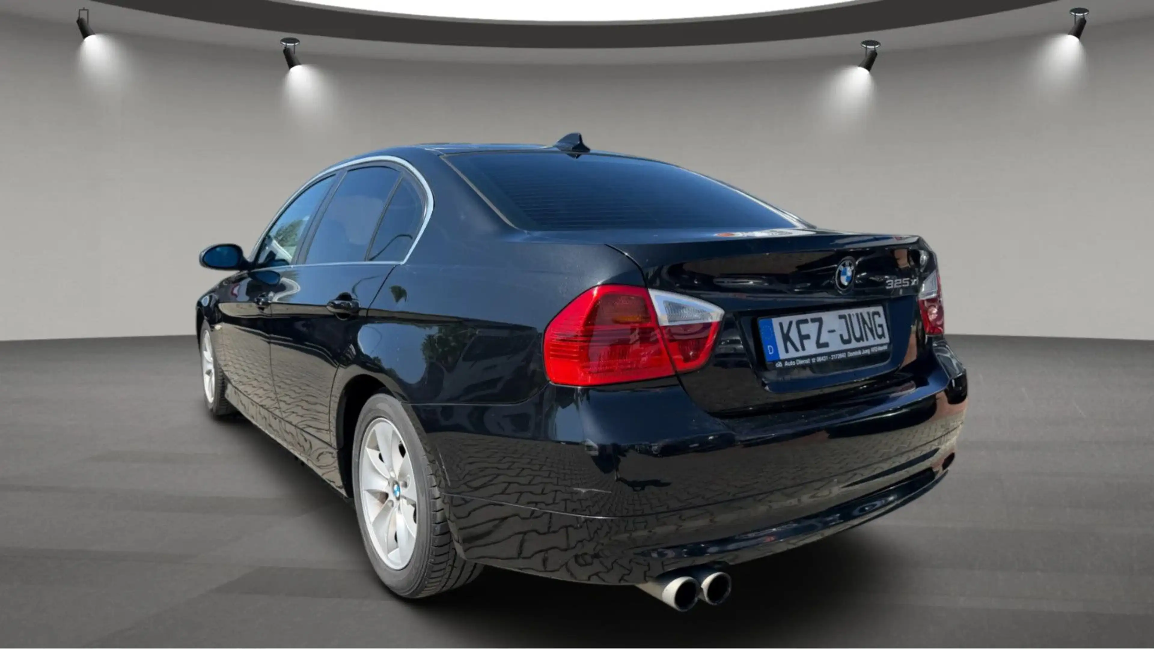 BMW 325 i XDrive *NAVI*SHZ*XENON*TÜV 01/2027 — photo 5