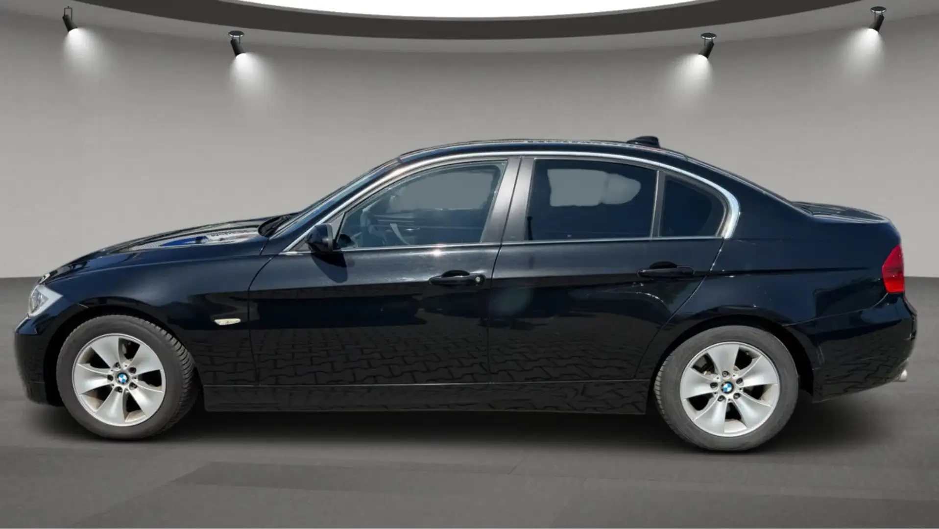 BMW 325 i XDrive *NAVI*SHZ*XENON*TÜV 01/2027 Negro - 2
