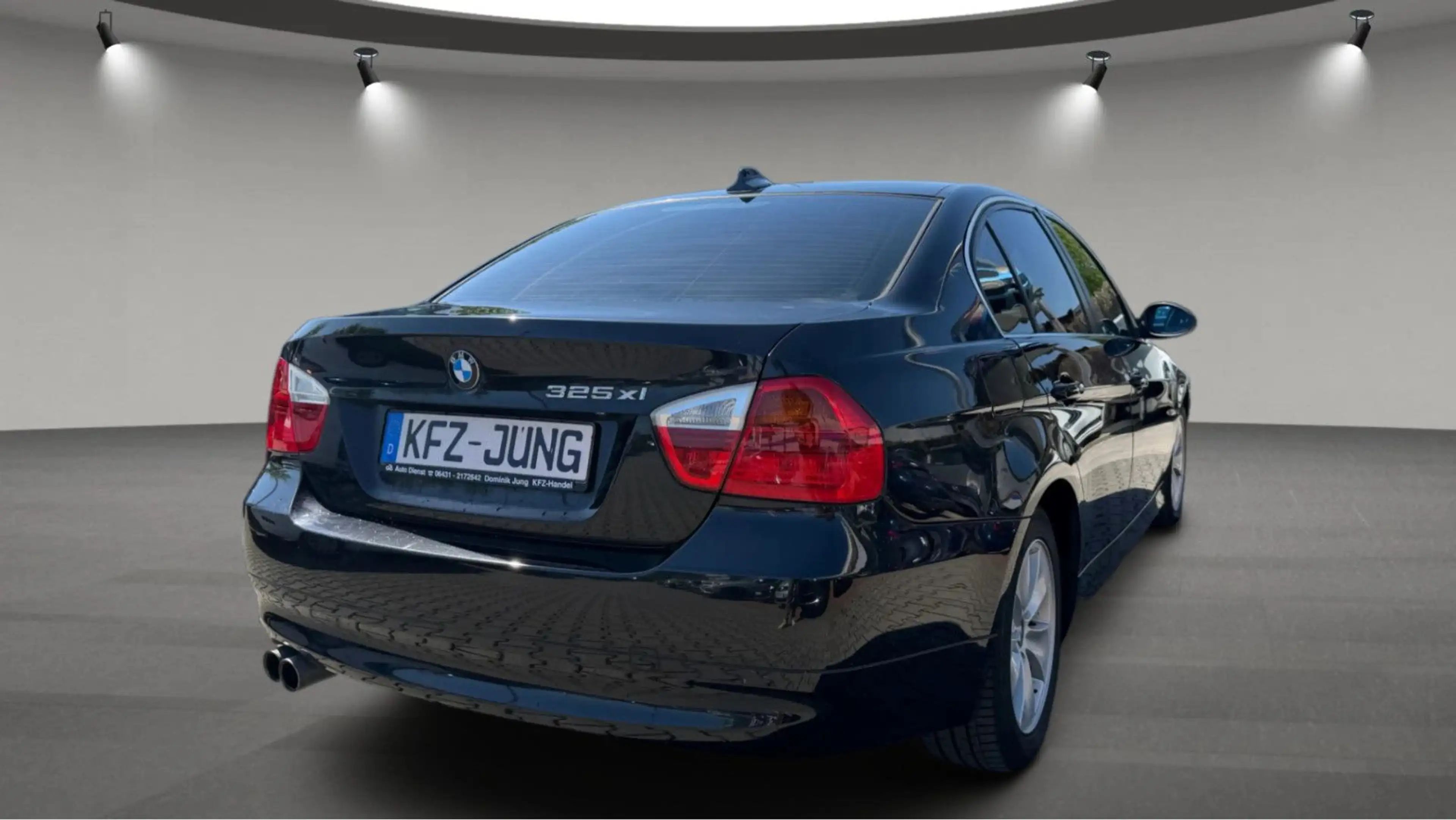 BMW 325 i XDrive *NAVI*SHZ*XENON*TÜV 01/2027 — photo 4
