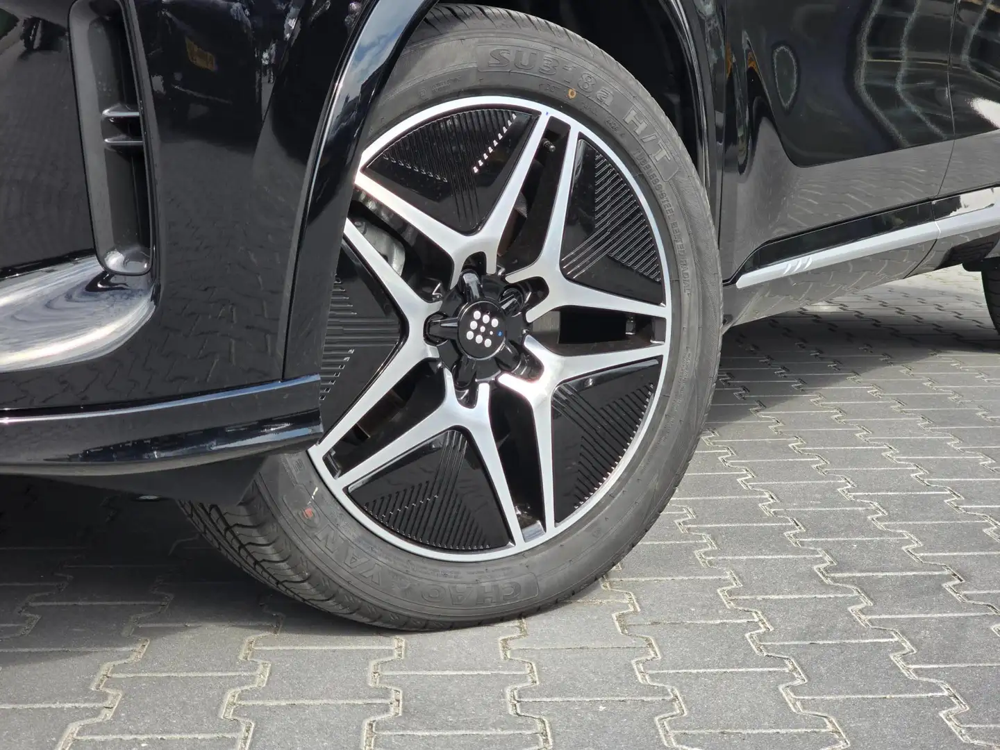 DFSK E5 L2 Pano/Cruise/360° Camera/7 pers. Zwart - 2