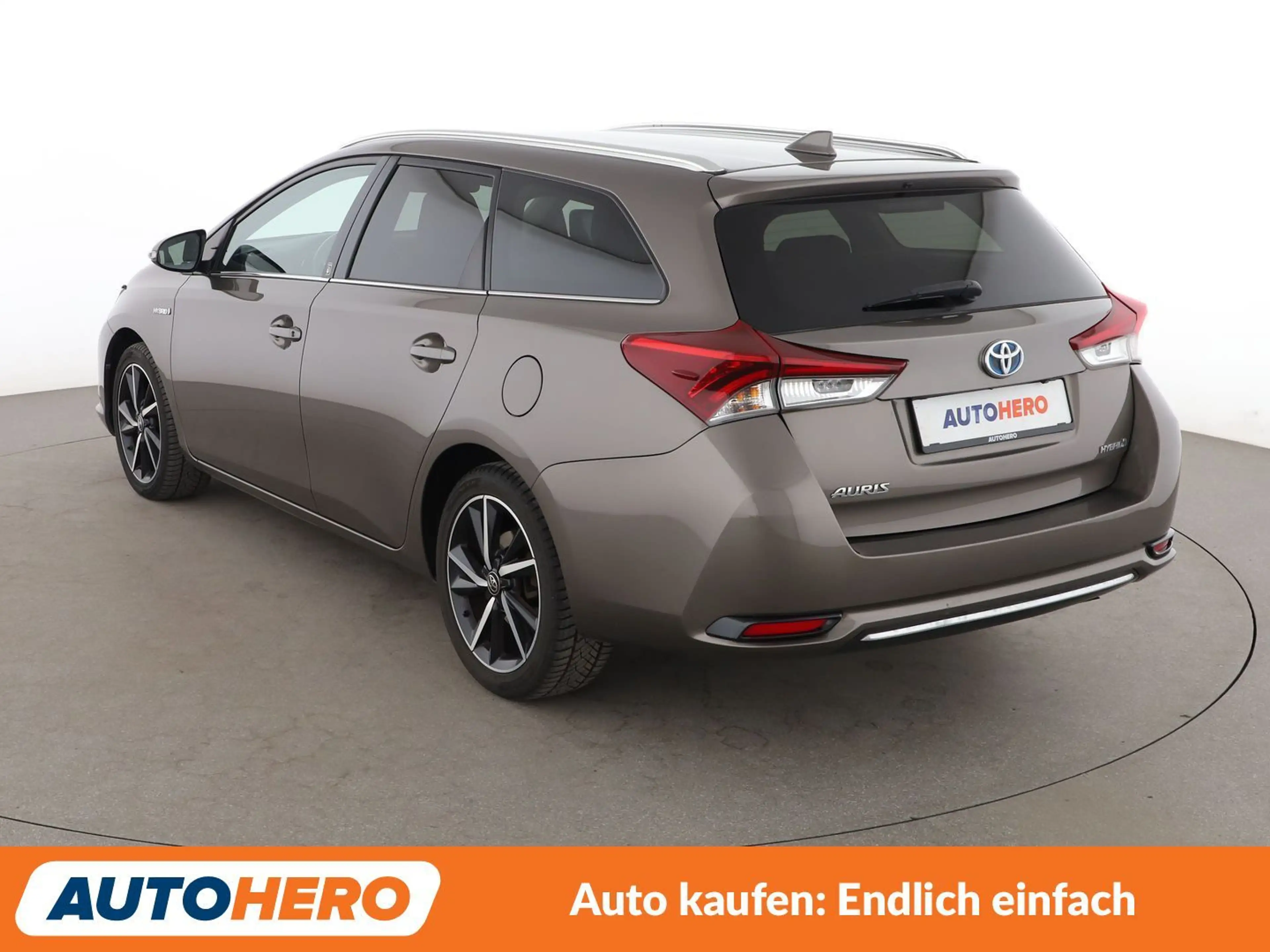 Toyota Auris 1.8 Hybrid Team D Aut.*NAVI*CAM*TEMPO*SHZ*ALU* — photo 4