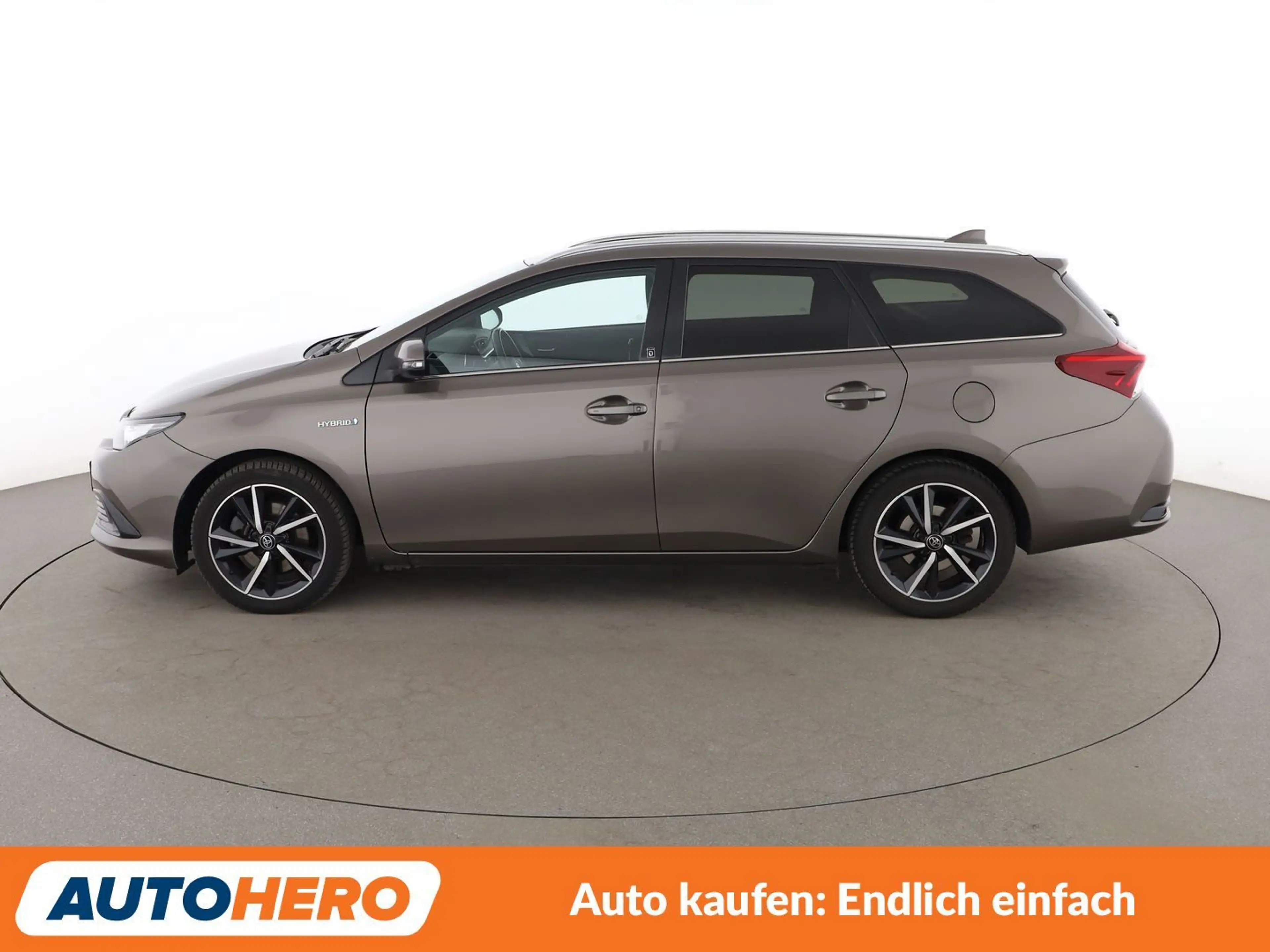 Toyota Auris 1.8 Hybrid Team D Aut.*NAVI*CAM*TEMPO*SHZ*ALU* — photo 3
