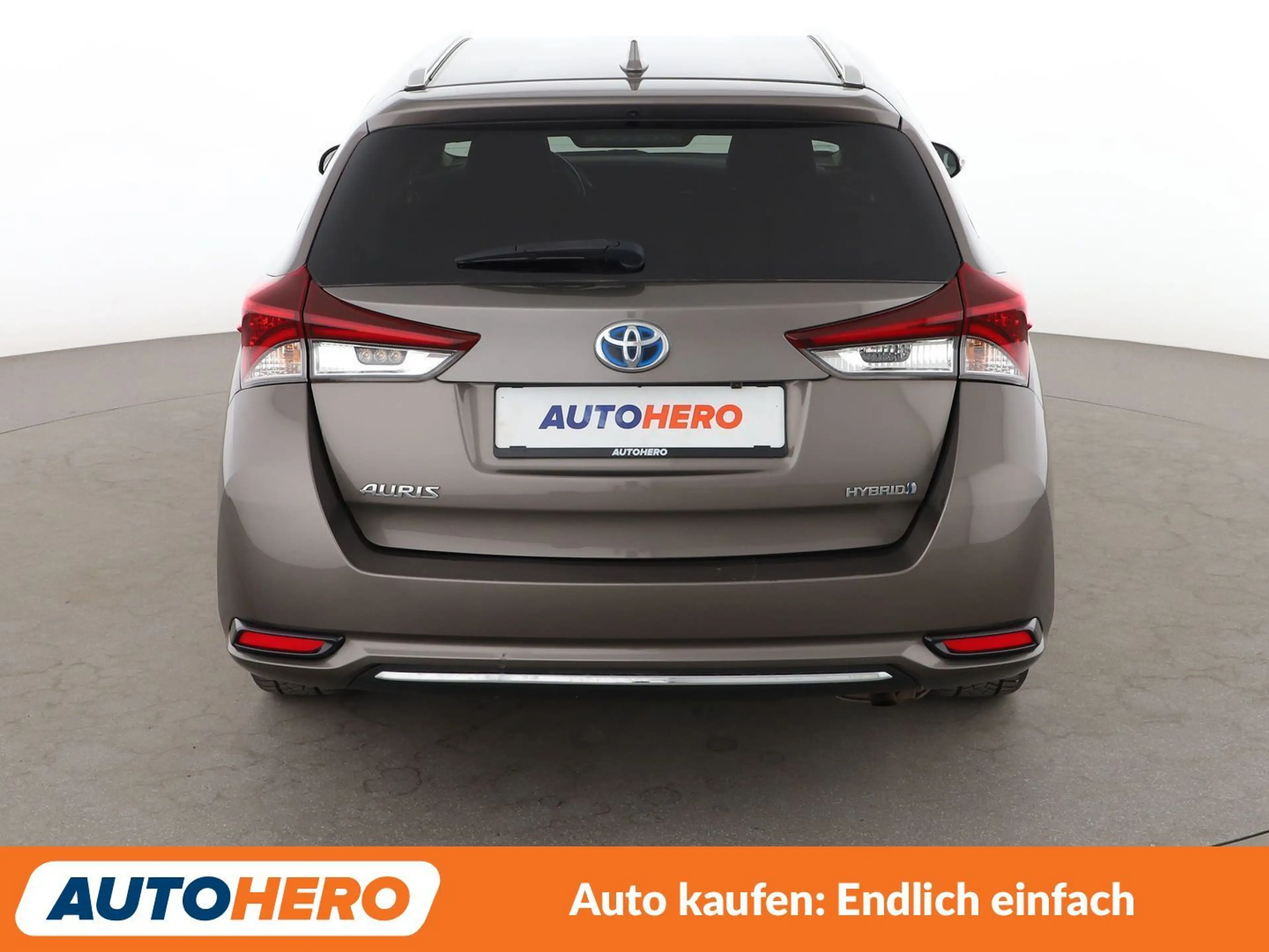 Toyota Auris 1.8 Hybrid Team D Aut.*NAVI*CAM*TEMPO*SHZ*ALU* — photo 5