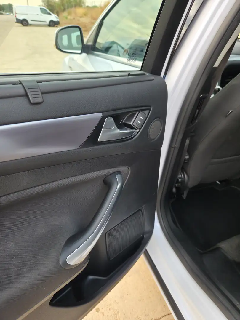 Ford Mondeo Mondeo SB 2.0TDCi Titanium 140 PS Titanium Blanco - 2