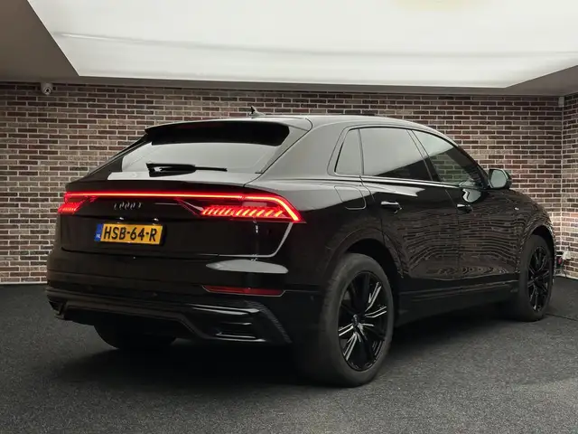 Audi Q8 view 2