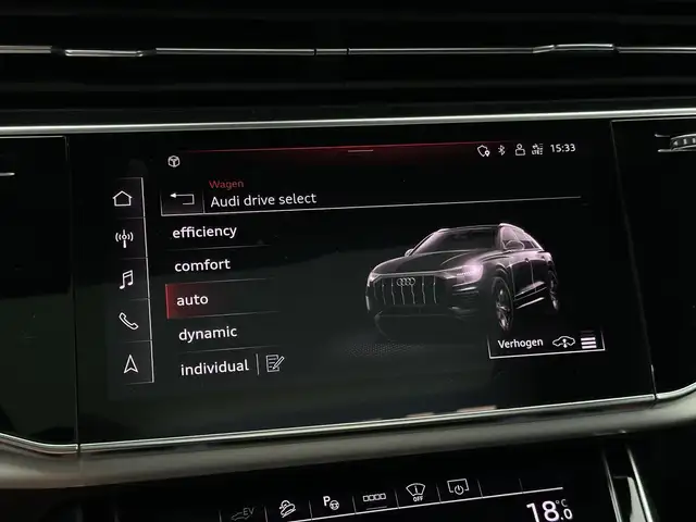 Audi Q8 view 13
