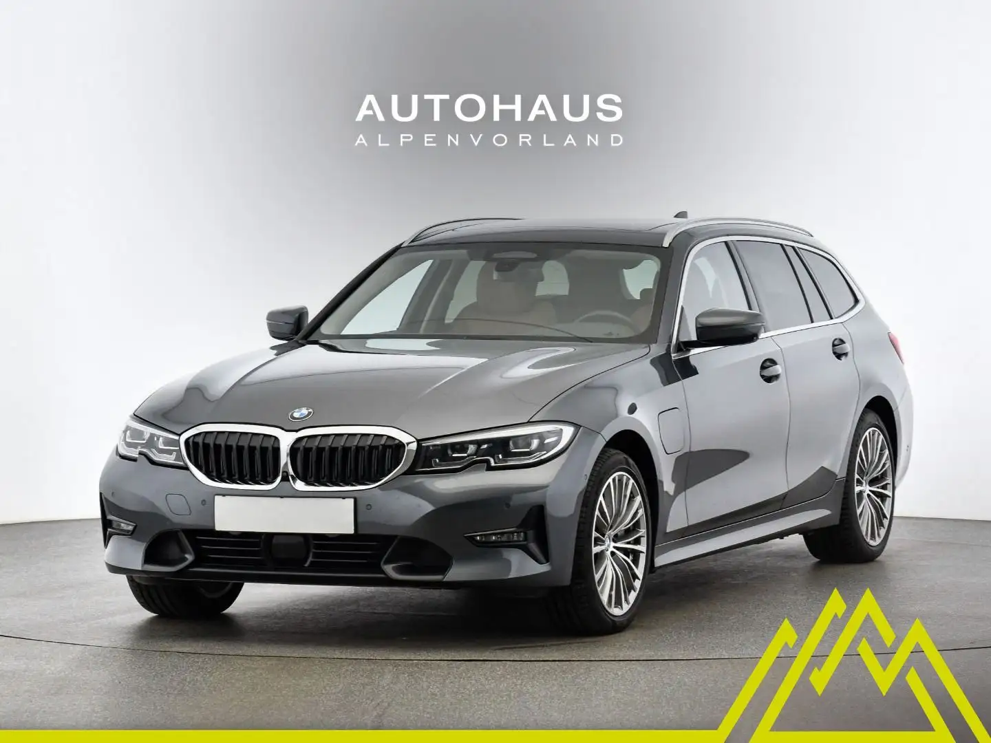 BMW 330 e PHEV xDrive Touring Aut.***AHK-schwenkbar | Pan Silber - 1