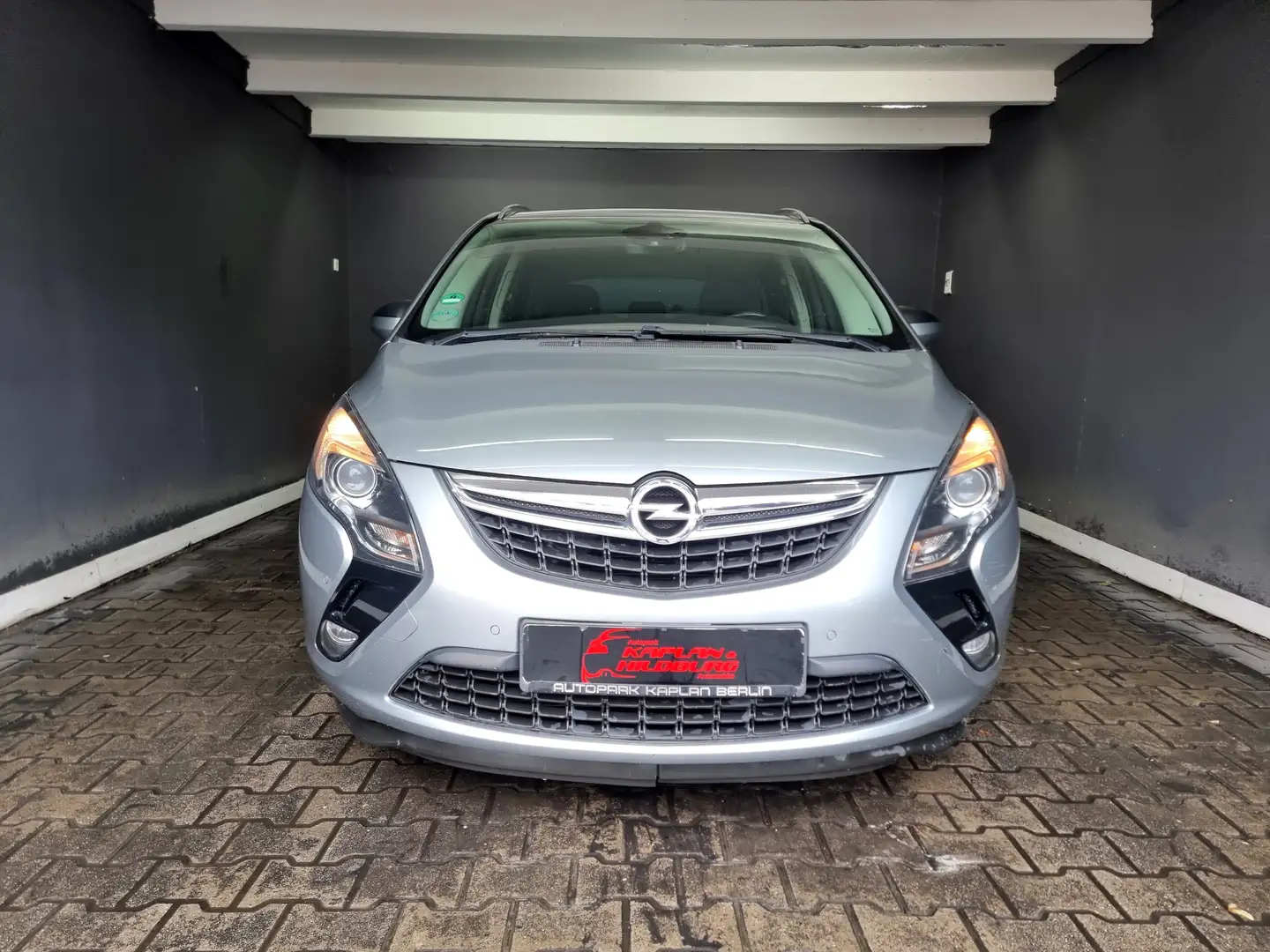 Opel Zafira Tourer 2.0 CDTI Style, 7 SITZER, AUTOMATIK, PDC Silber - 2