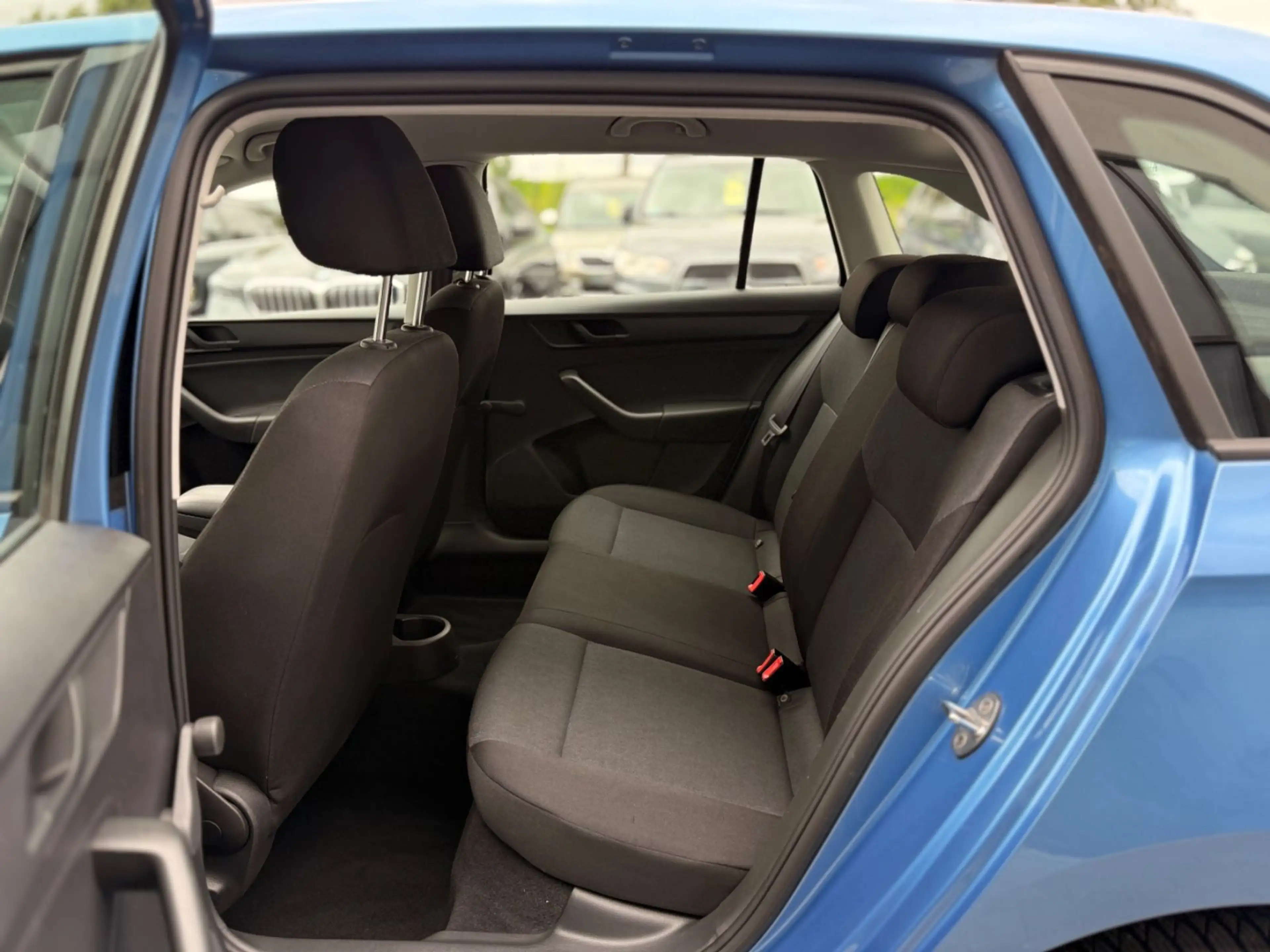 Skoda Rapid/Spaceback Spaceback Cool Edition 1.2 TSI PDC Klima — photo 13