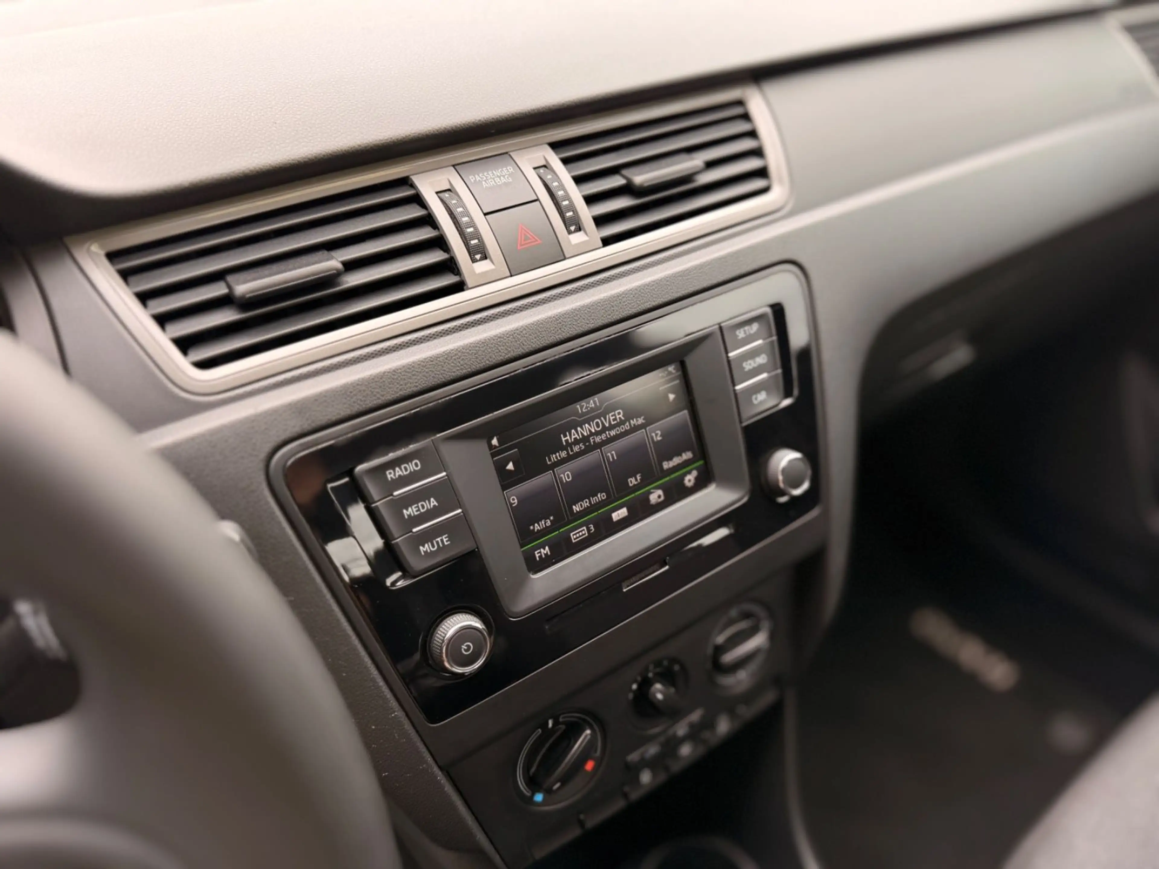Skoda Rapid/Spaceback Spaceback Cool Edition 1.2 TSI PDC Klima — photo 9