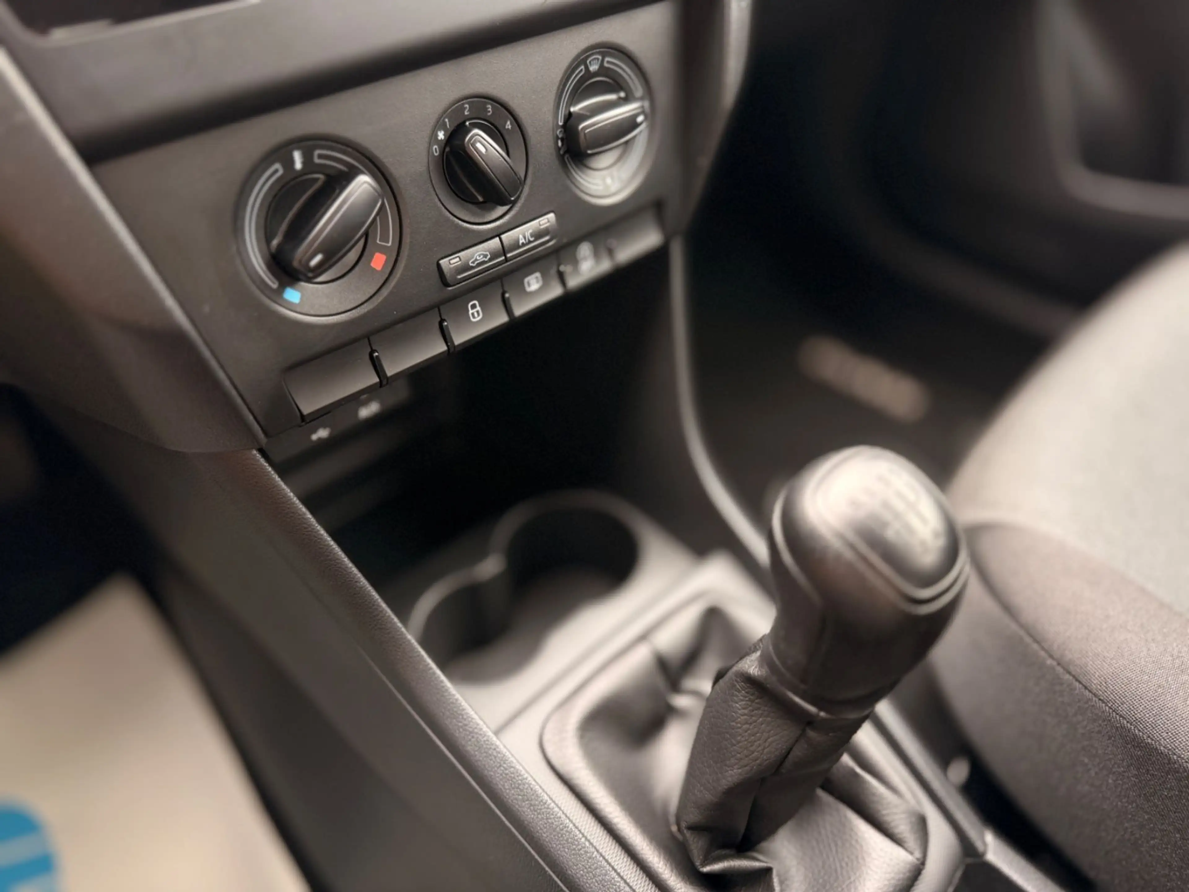 Skoda Rapid/Spaceback Spaceback Cool Edition 1.2 TSI PDC Klima — photo 10