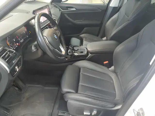 BMW X3 view 7