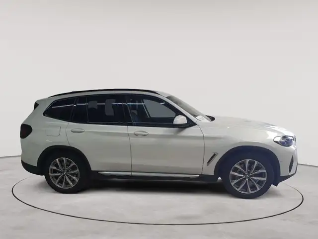 BMW X3 view 3