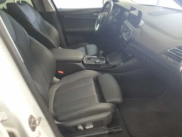 BMW X3 view 8