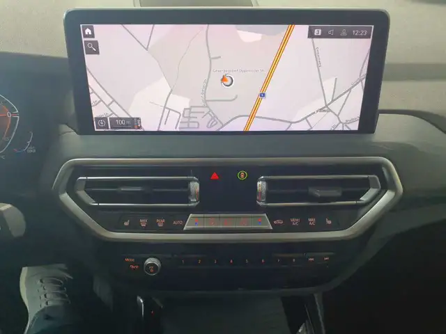 BMW X3 view 12
